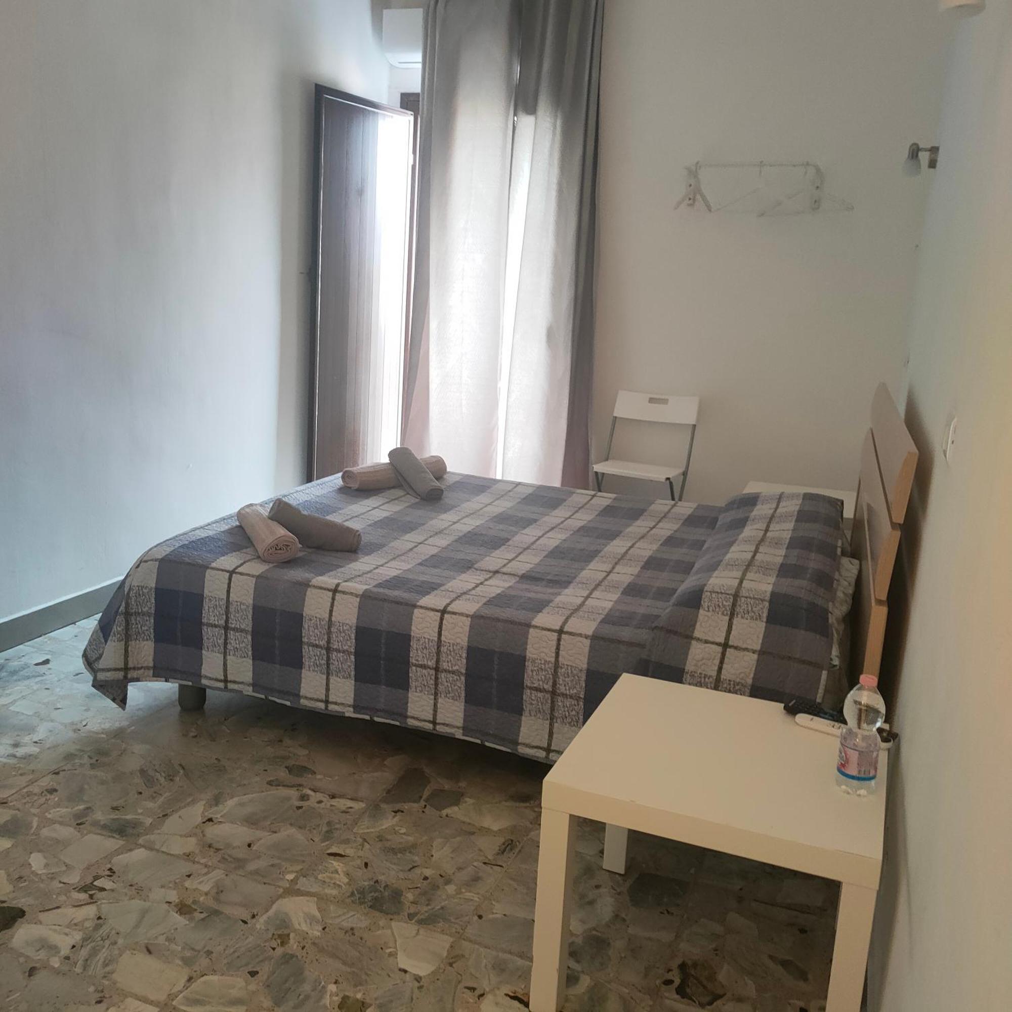 Catania Airport Room Bagno Privato In Camera Eksteriør billede