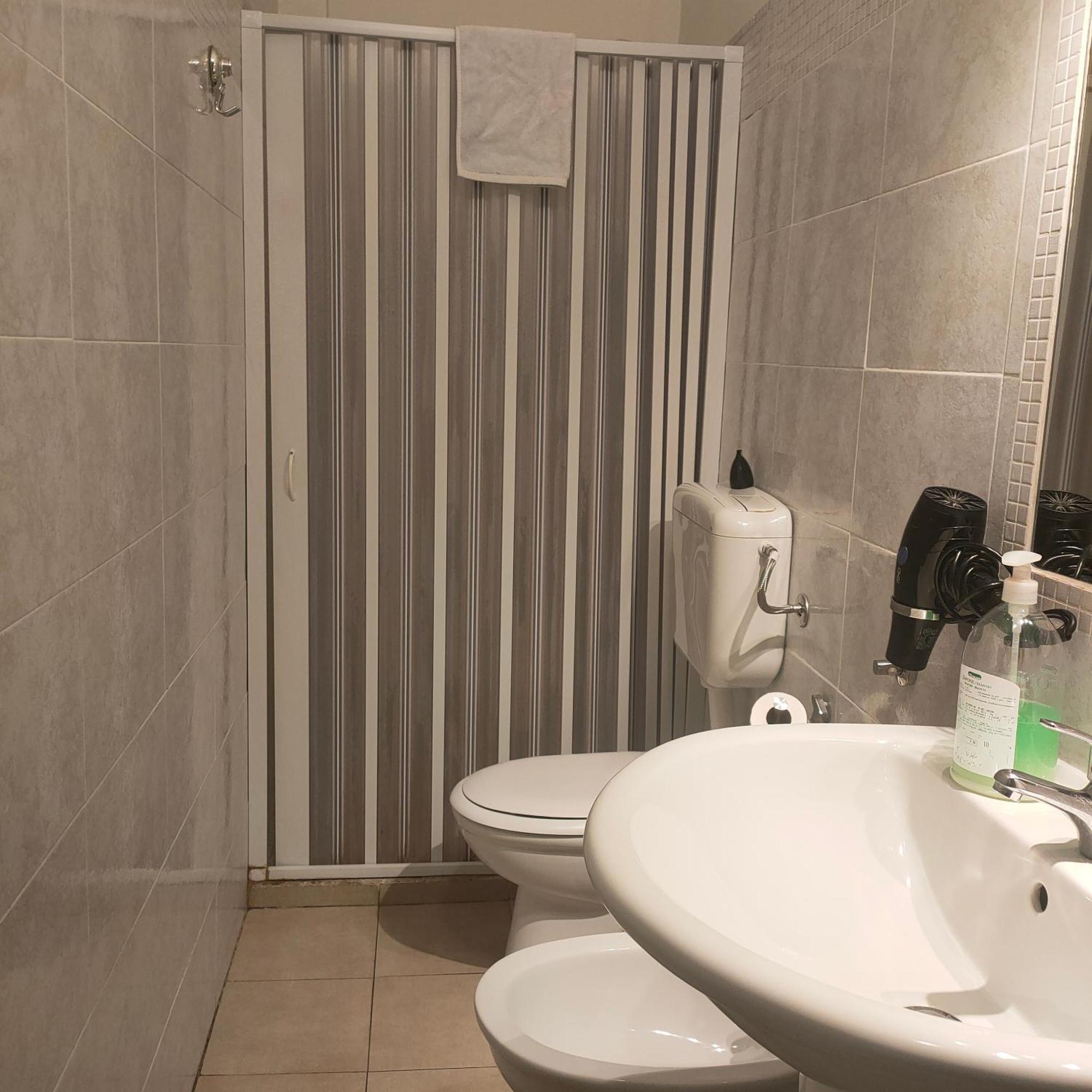 Catania Airport Room Bagno Privato In Camera Eksteriør billede