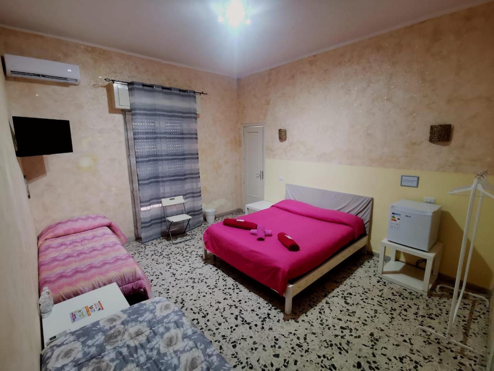 Catania Airport Room Bagno Privato In Camera Eksteriør billede