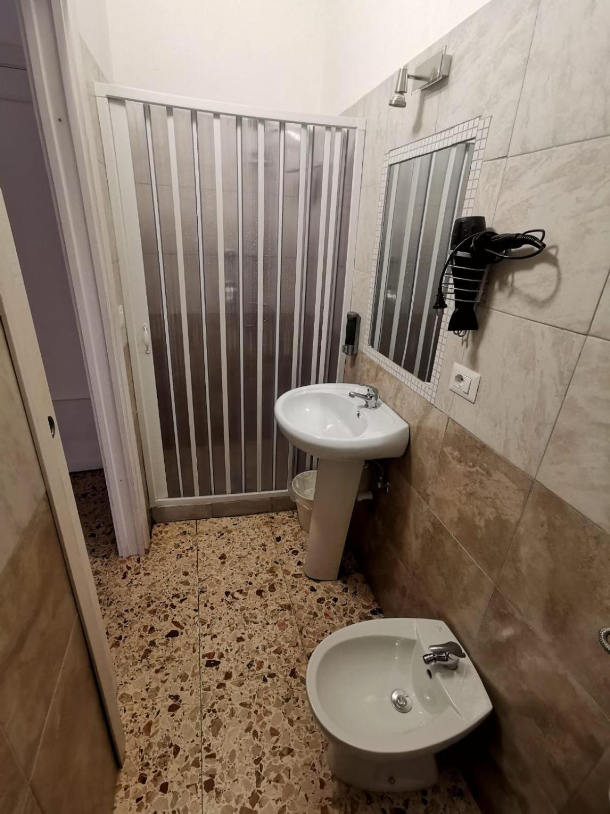 Catania Airport Room Bagno Privato In Camera Eksteriør billede