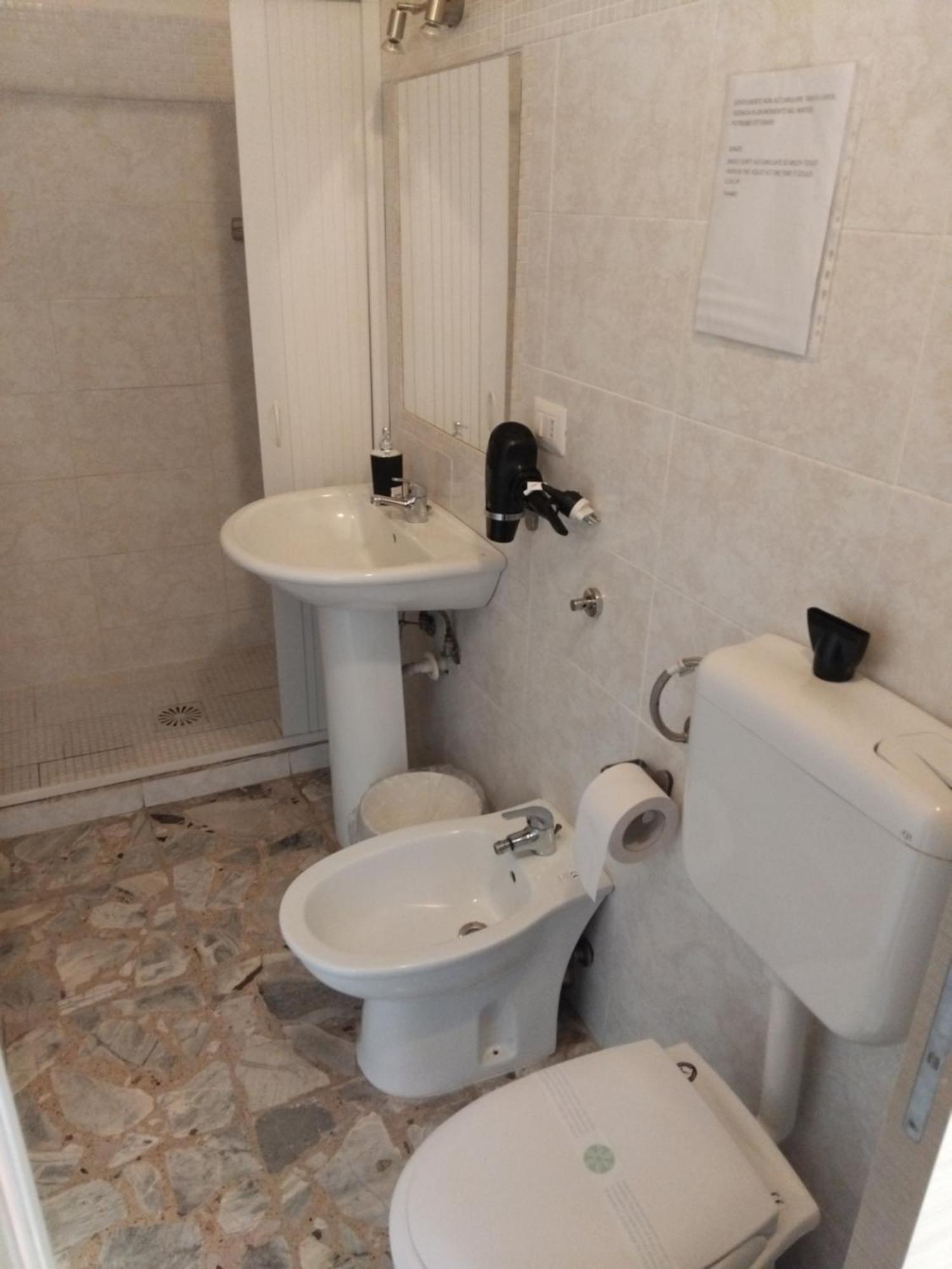 Catania Airport Room Bagno Privato In Camera Eksteriør billede
