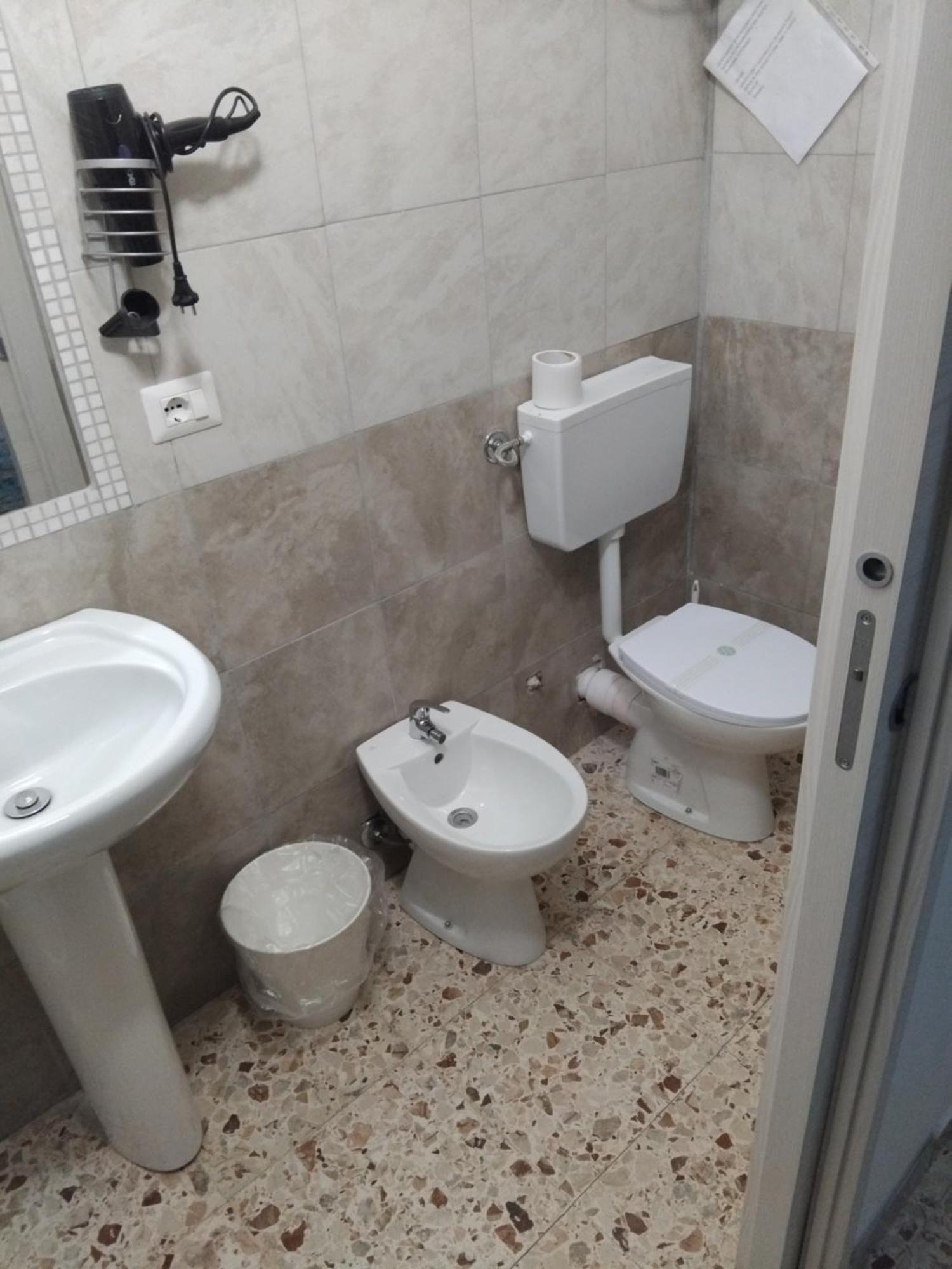 Catania Airport Room Bagno Privato In Camera Eksteriør billede