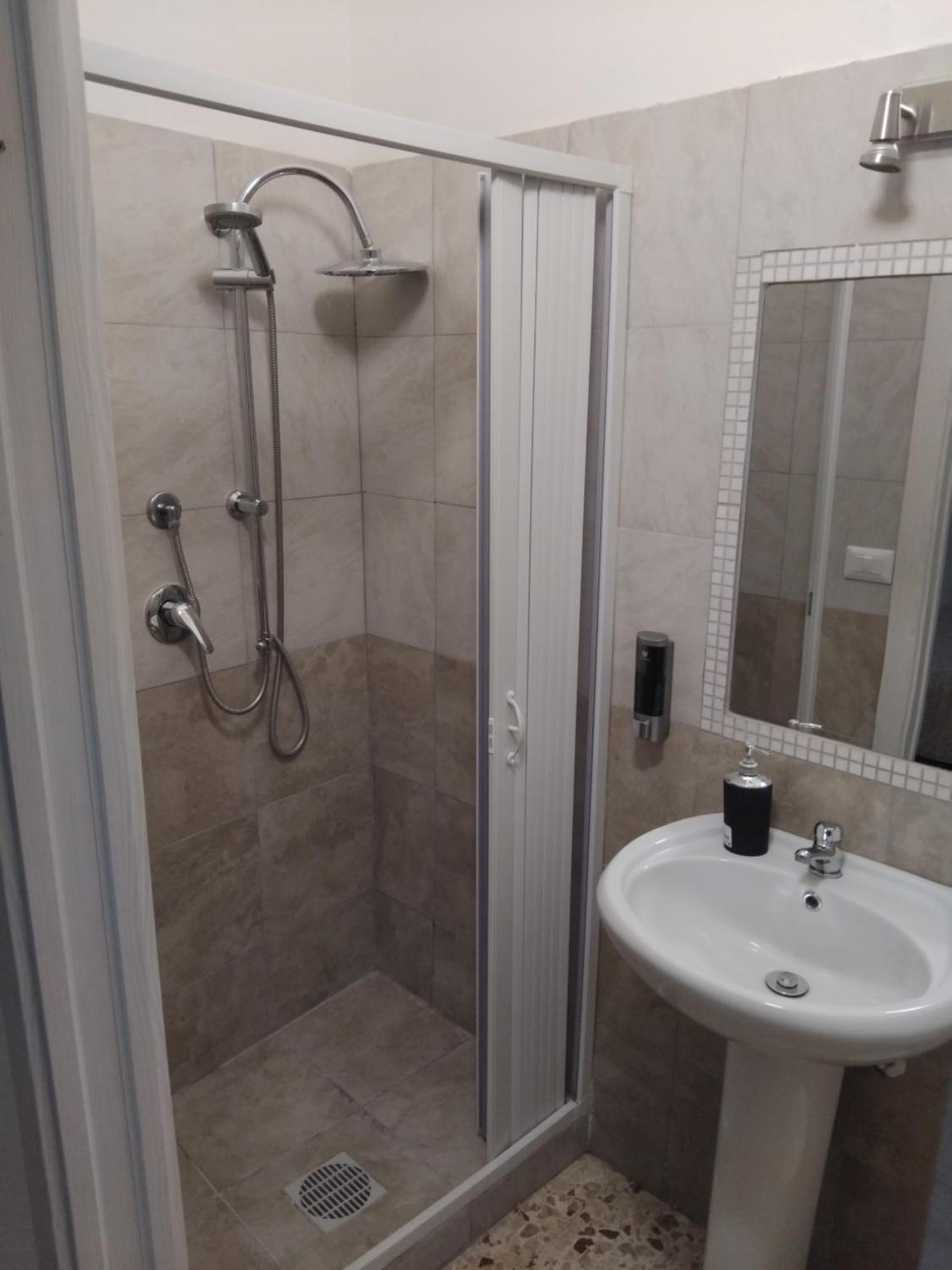 Catania Airport Room Bagno Privato In Camera Eksteriør billede